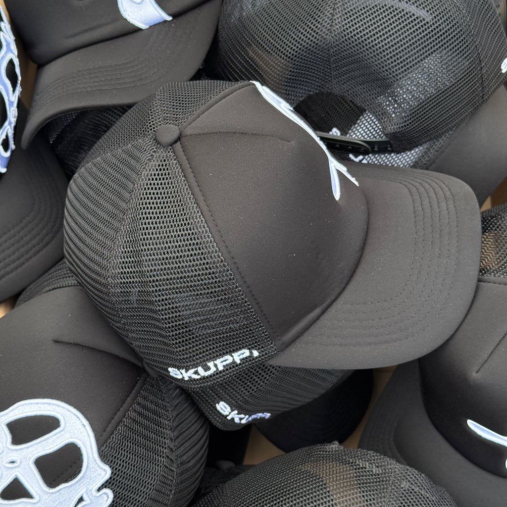 Signature Black Cap