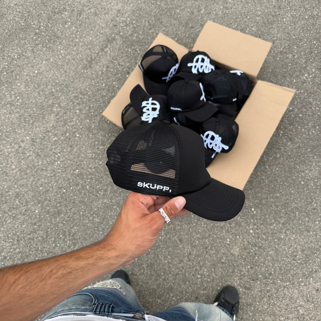 Signature Black Cap