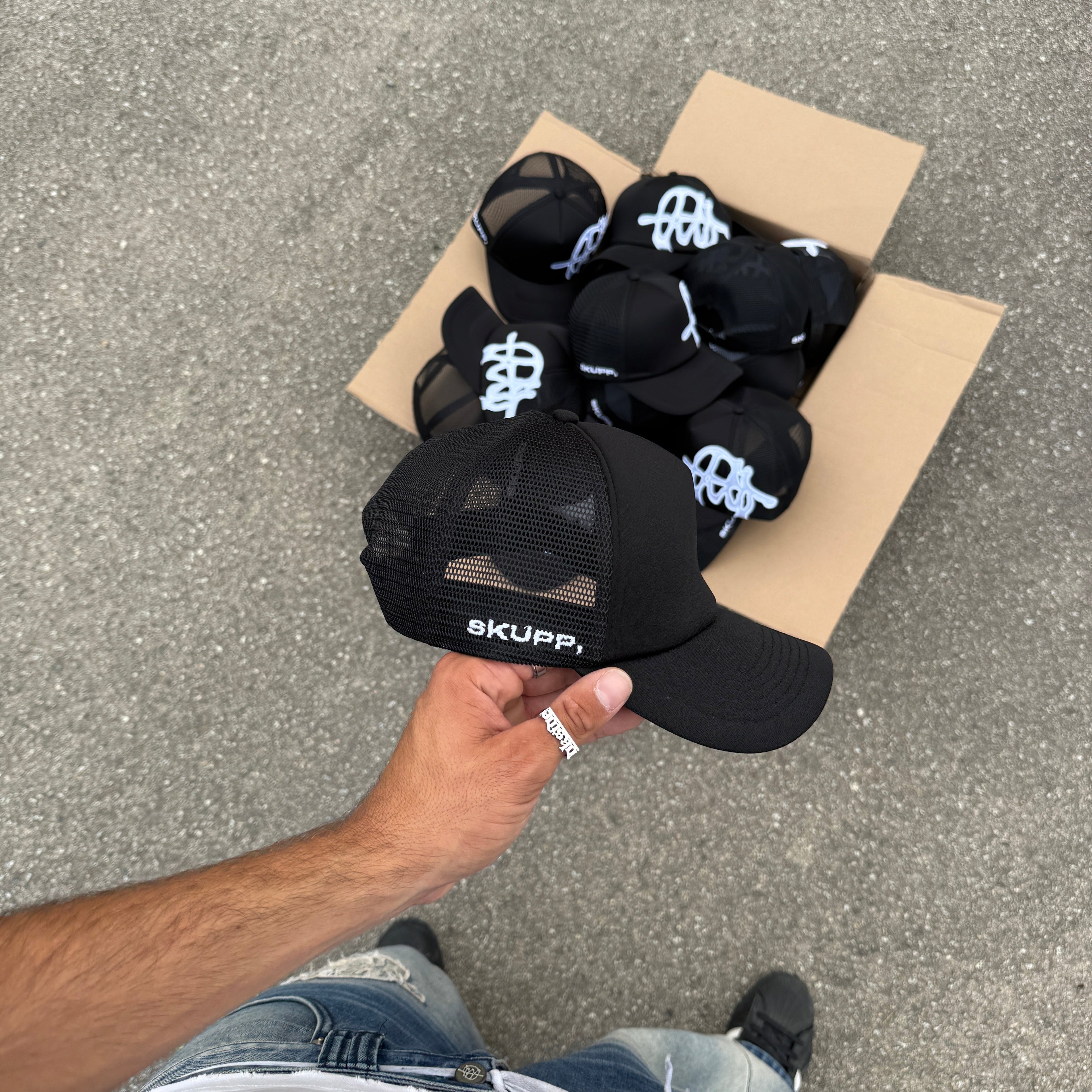 Signature Black Cap